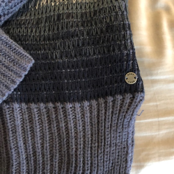 Women’s Roxy Sweater - Picture 3 of 5